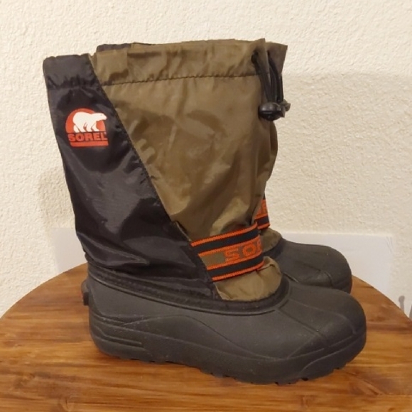 Sorel Black and Green Ice Fox Winter Boots Warm Neutral Unisex Sz.6 Youth - Picture 1 of 7